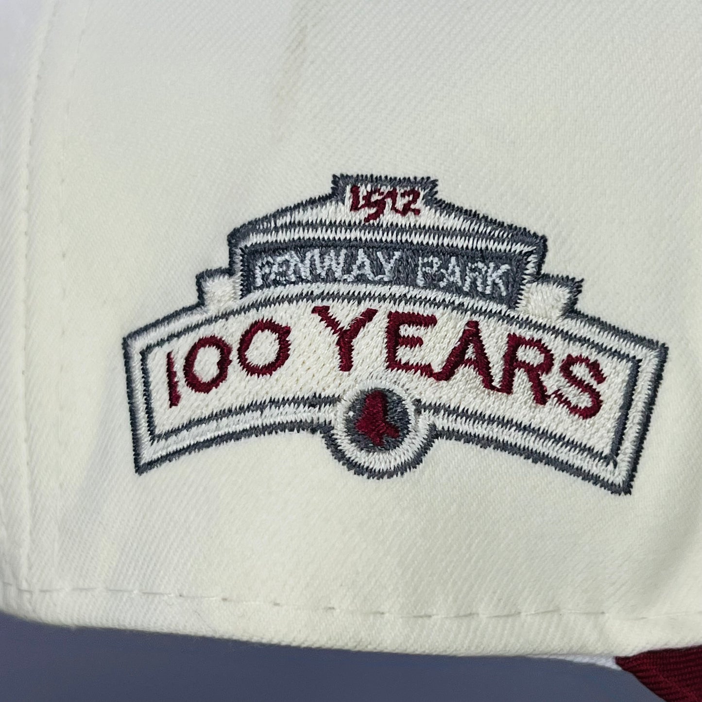 B03 Gorra 8C Boston Red Sox SCV Cerrada