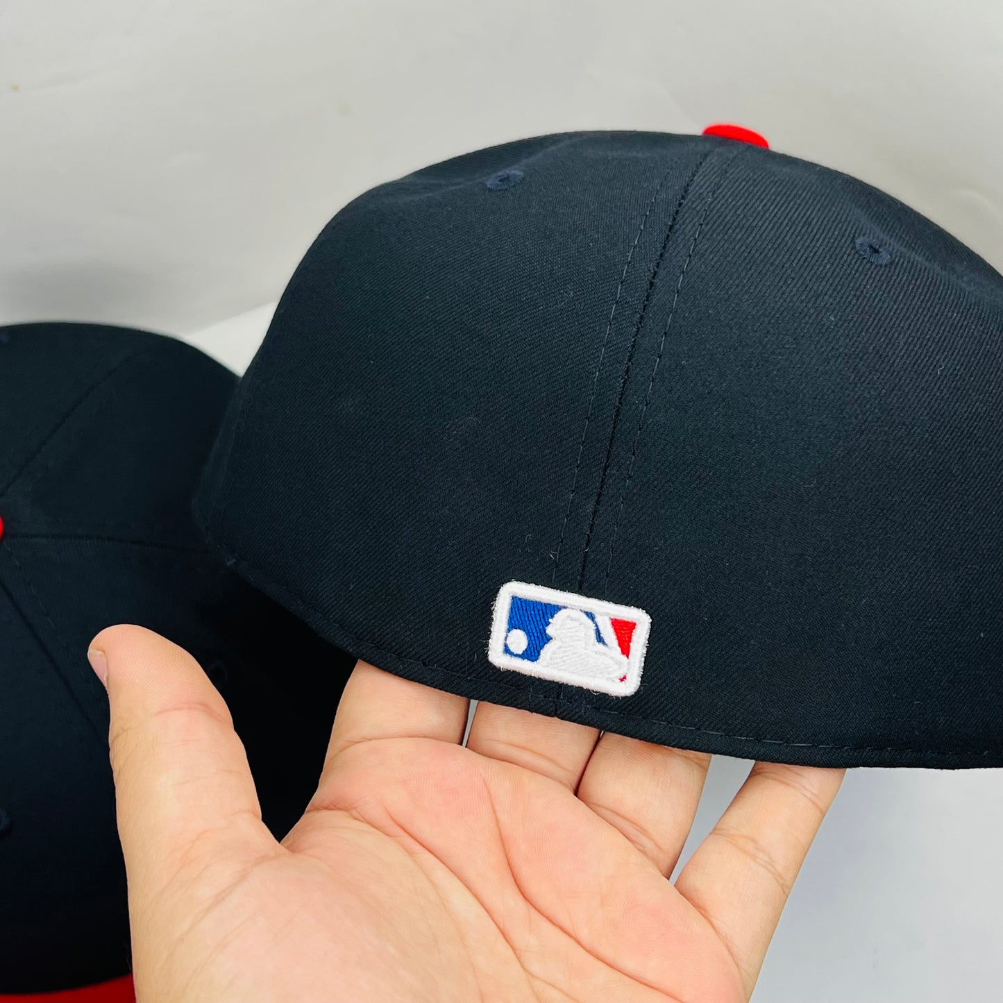 AB07 Gorra 8C Atlanta Braves PL Cerrada
