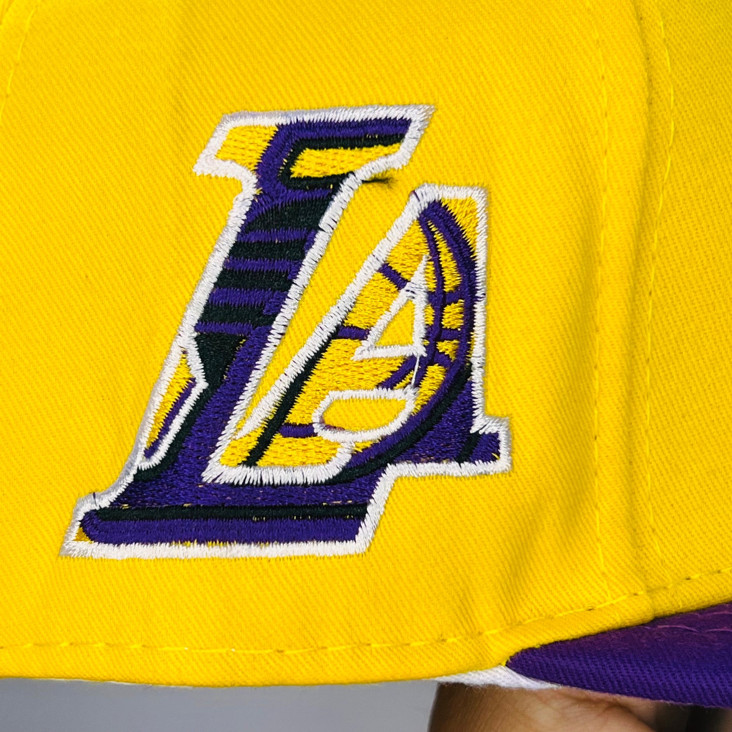 LK01 Gorra 3C Los Angeles Lakers PL Cerrada