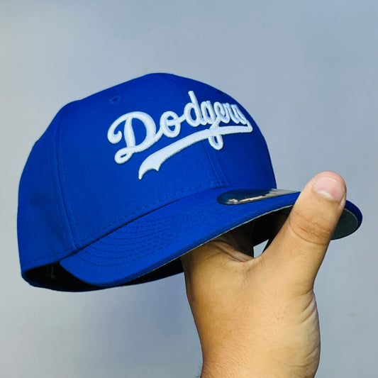 LA17 Gorra 8C Los Angeles Dodgers SCV Cerrada