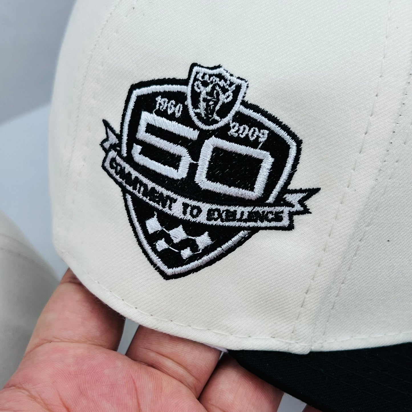 RD02 Gorra 8C Las Vegas Raiders PL Cerrada