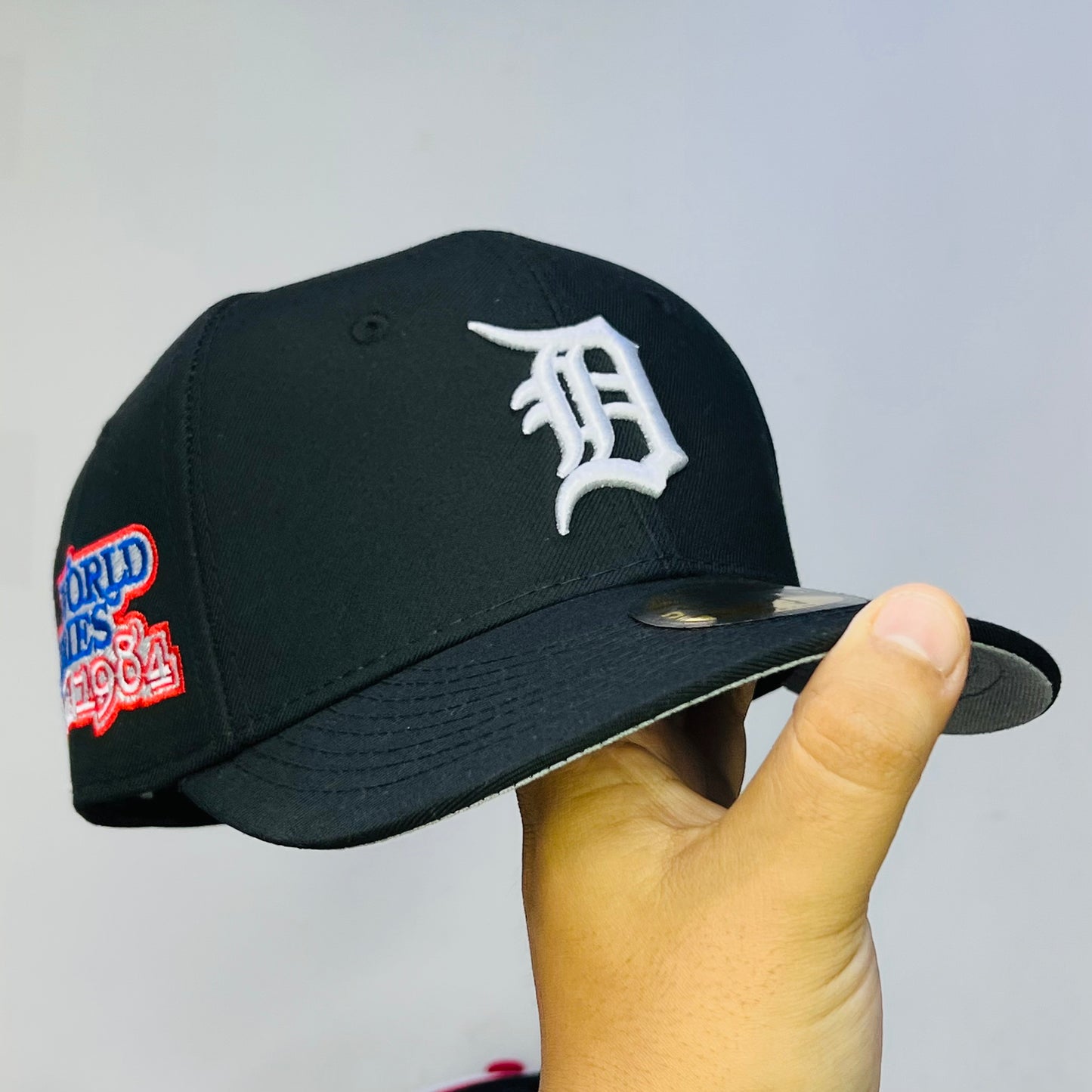 DT03 Gorra 8C Detroit Tigers SCV Cerrada