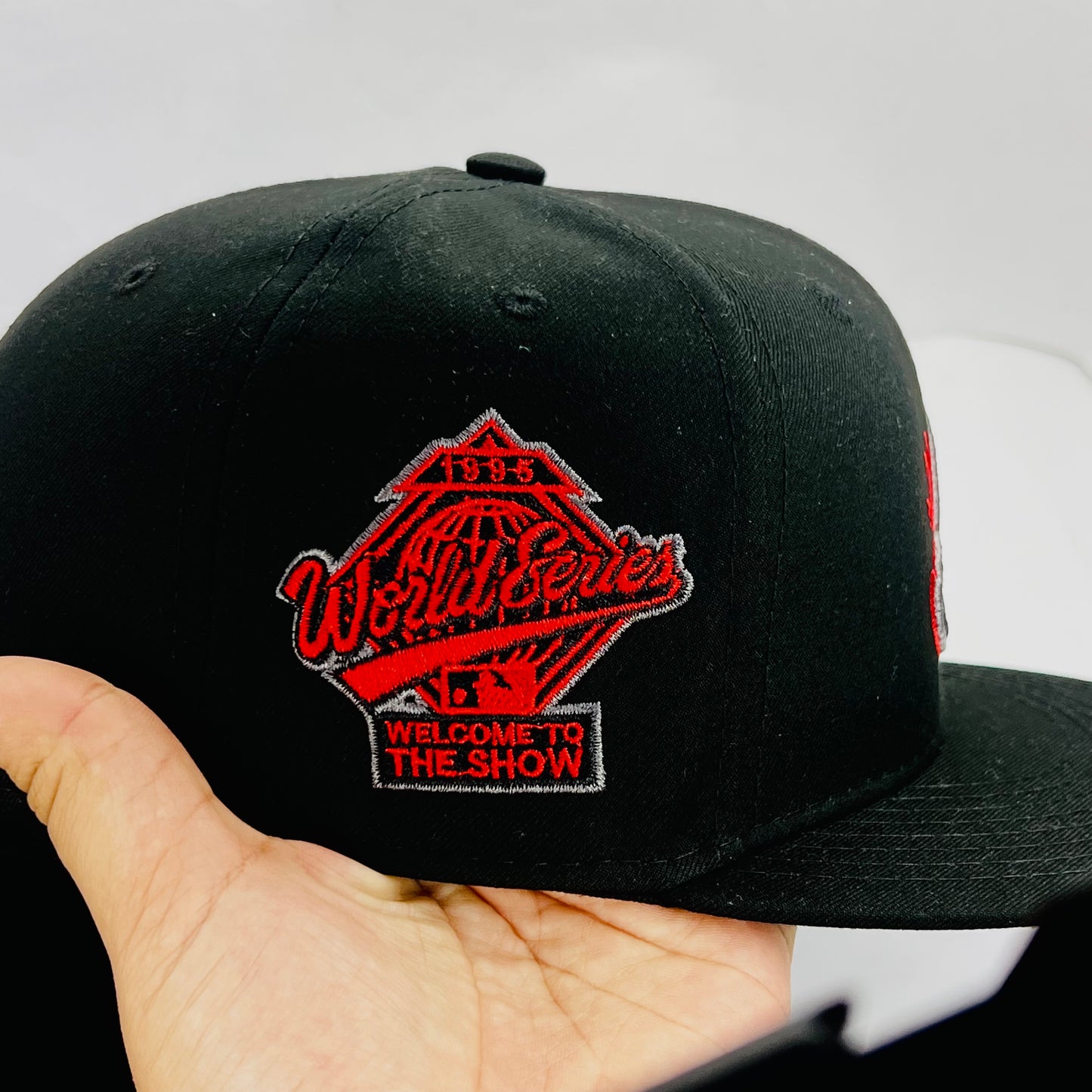 AB05 Gorra 8C Atlanta Braves PL Cerrada