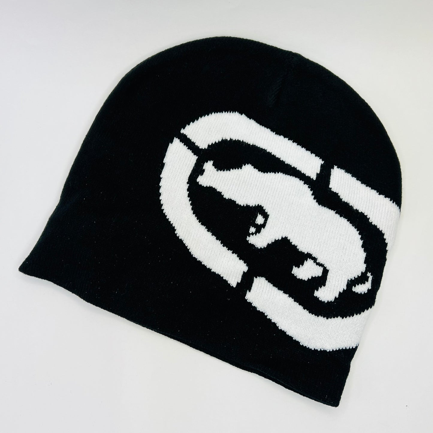 BNE08 Beanie Ecko 01