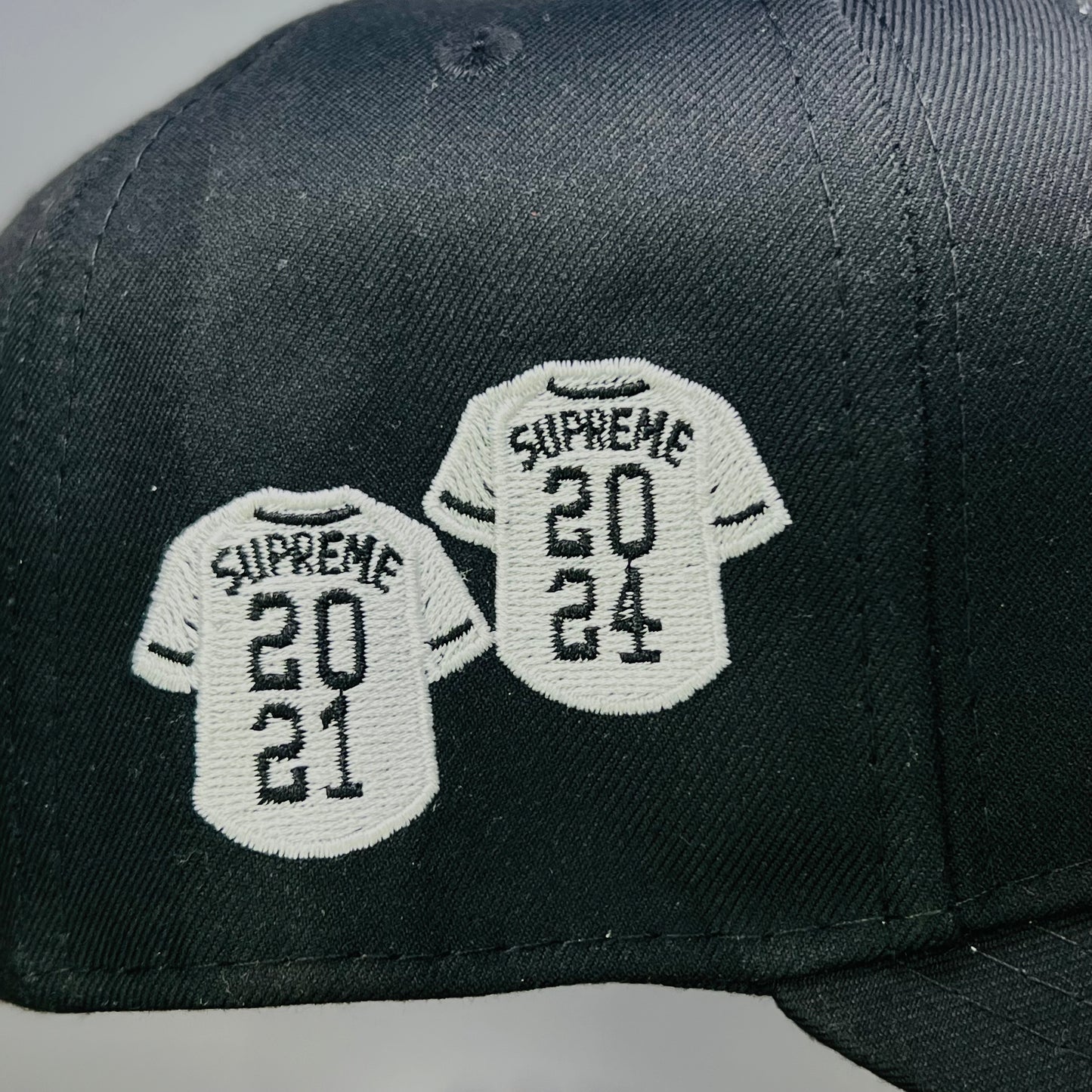 SUP02 Gorra 8C Supreme SCV Cerrada
