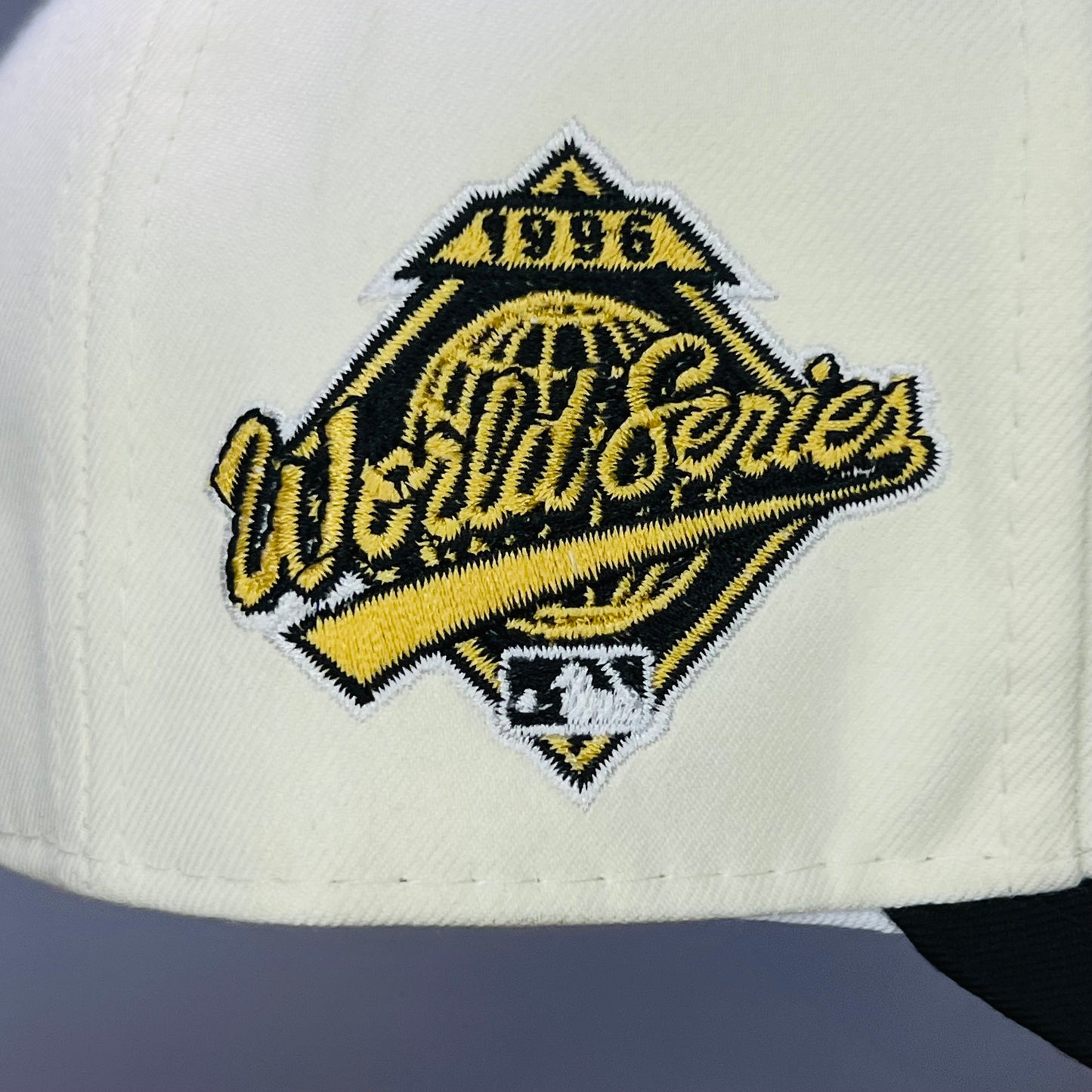 AB04 Gorra 8C Atlanta Braves SCV Cerrada