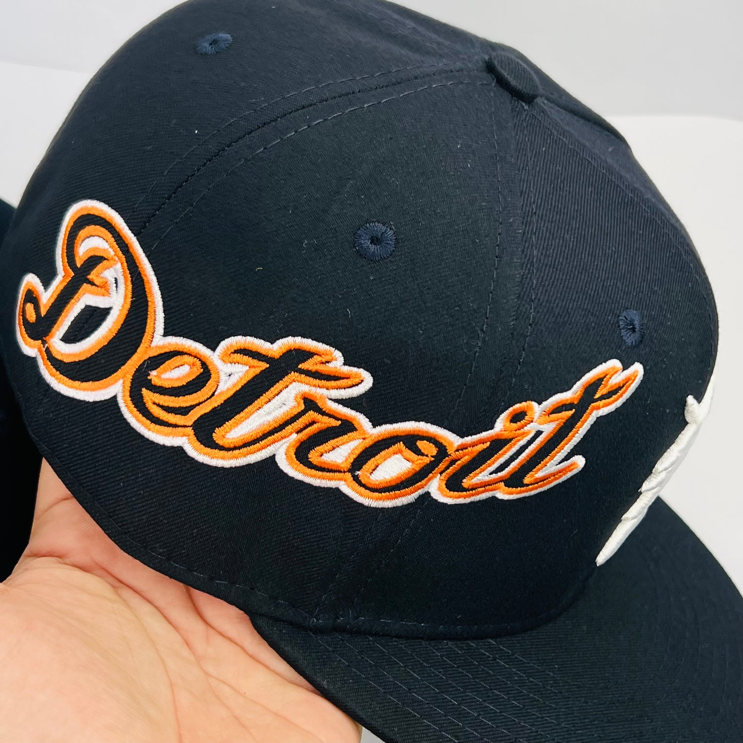 DT04 Gorra 8C Detroit Tigers PL Cerrada