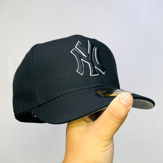 NY33 Gorra 8C New York Yankees SCV Cerrada