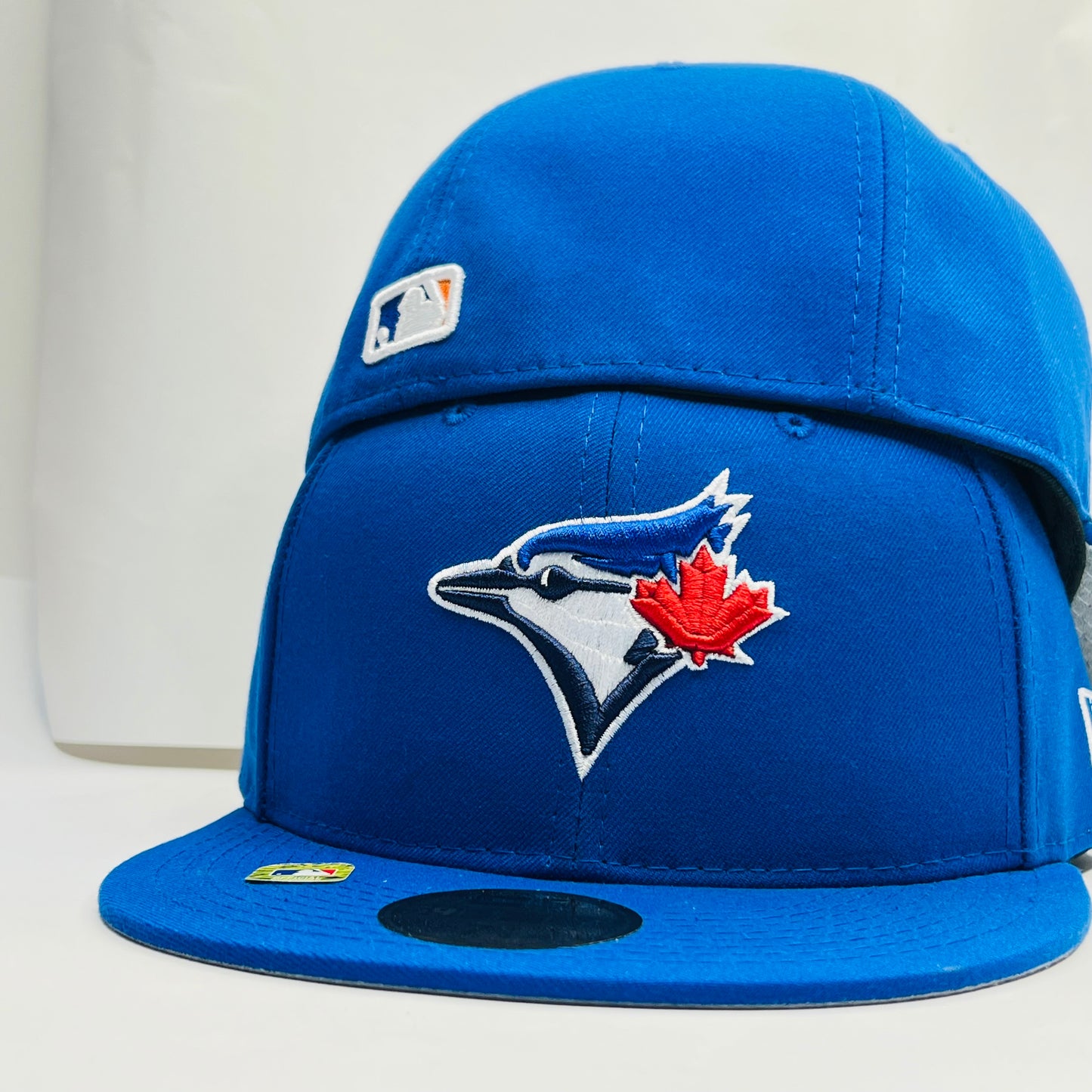 TBJ02 Gorra 8C Toronto Blue Jays PL Cerrada
