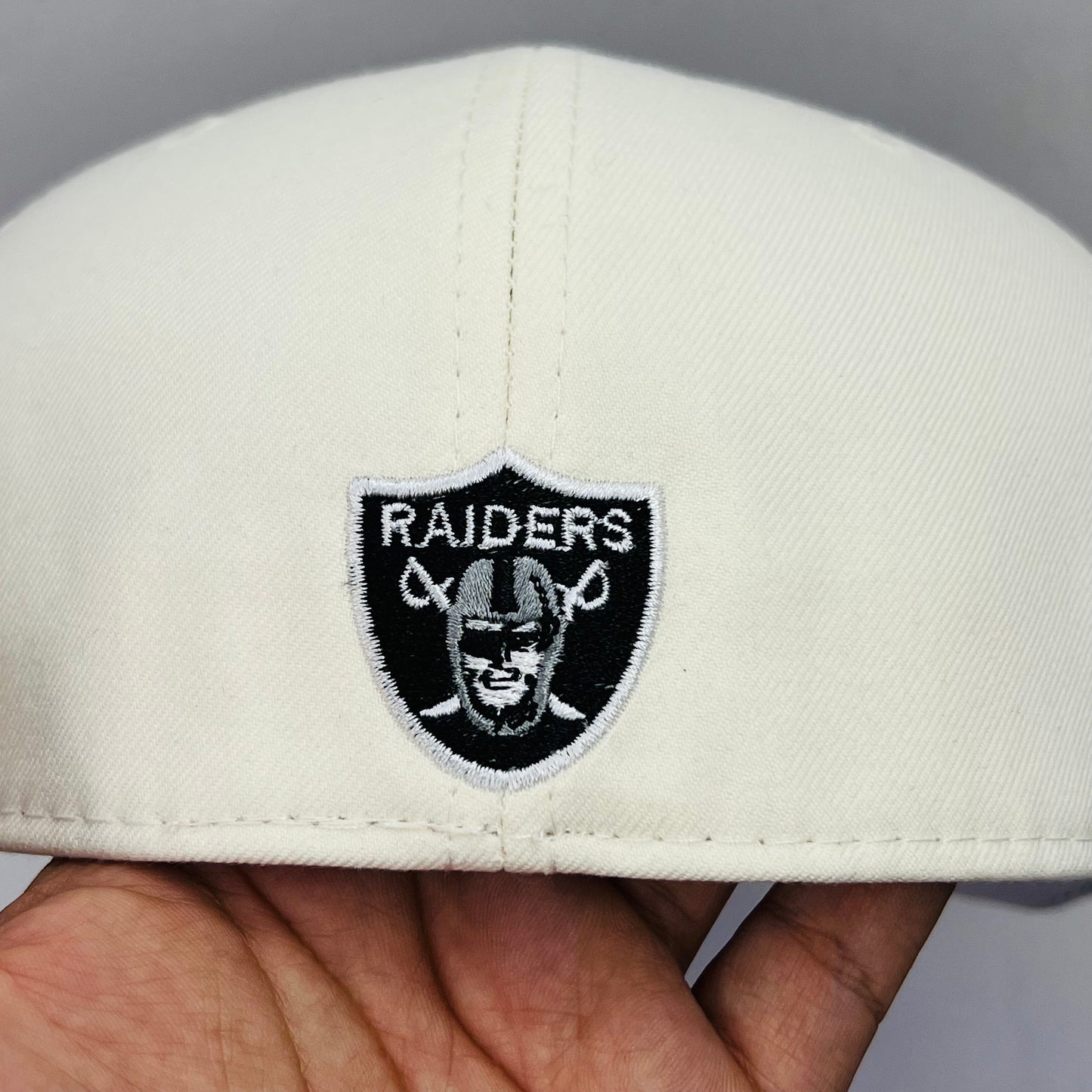 RD01 Gorra 8C Las Vegas Raiders PL Cerrada