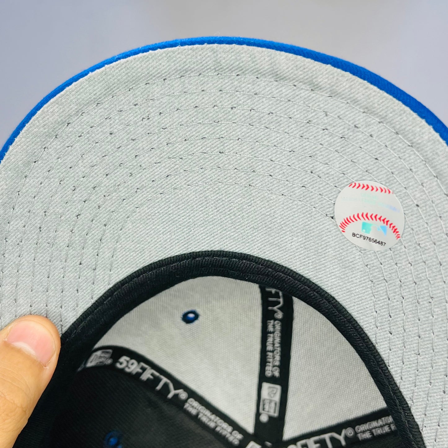 TBJ01 Gorra 8C Toronto Blue Jays SCV Cerrada