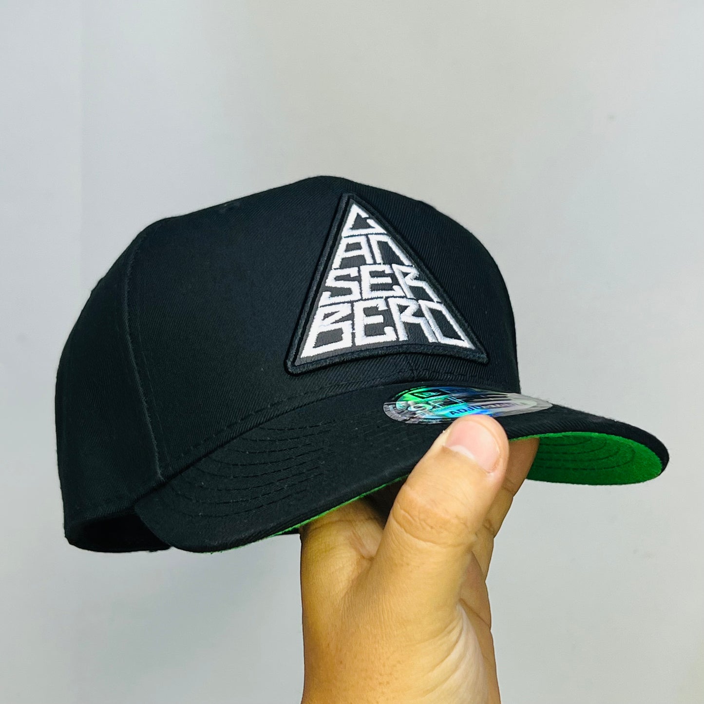 CN01 Gorra 8C Canserbero SCV Ajustable