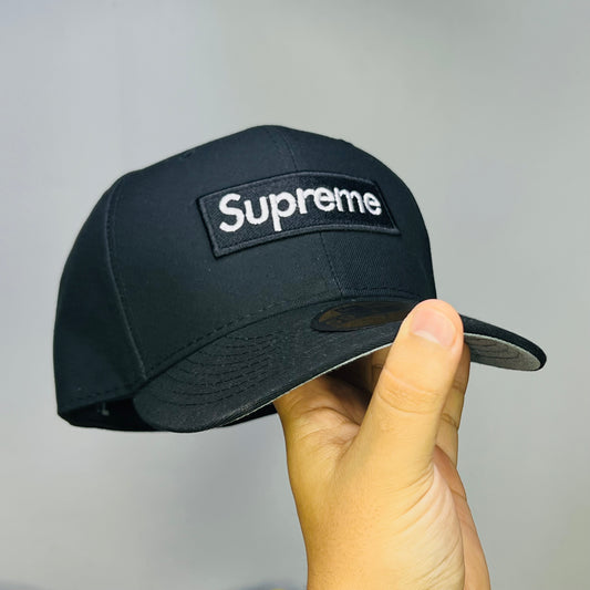 SUP03 Gorra 8C Supreme SCV Cerrada